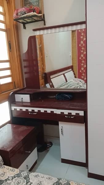 ROOM Set , Queen Bed Set  Fresh Condition with All Accessories 2