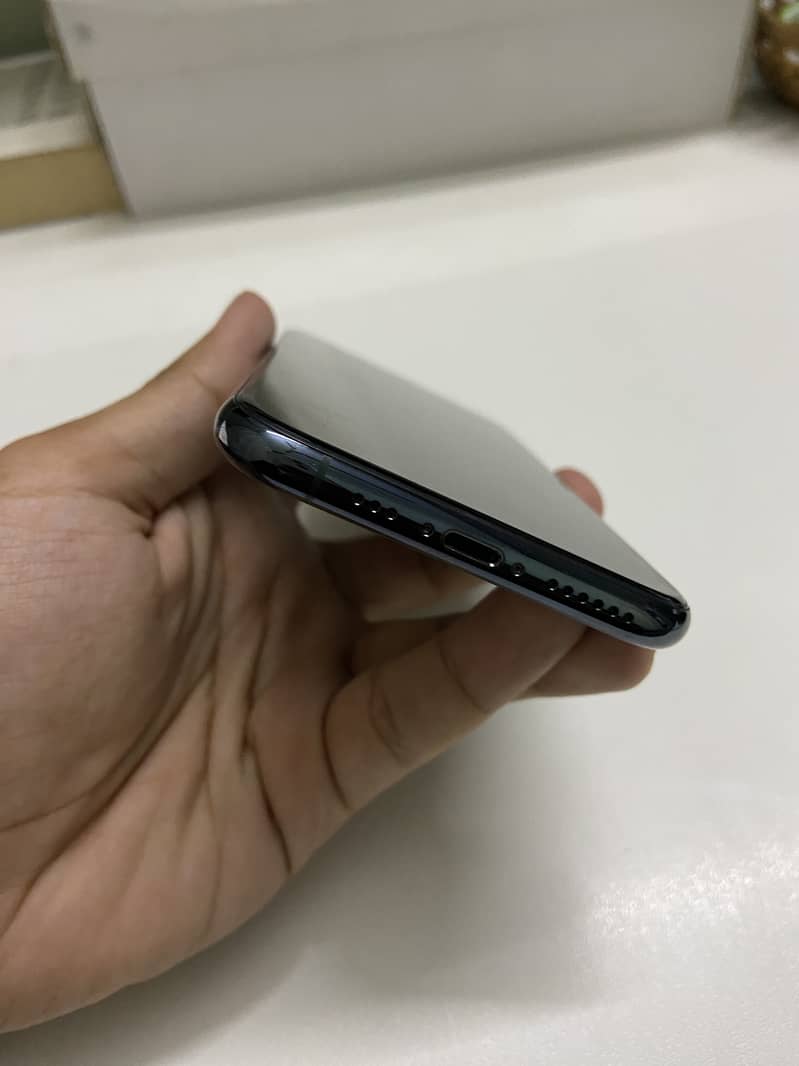 iPhone 11 Pro (64 GB) - 10/10 - PTA Approved 3