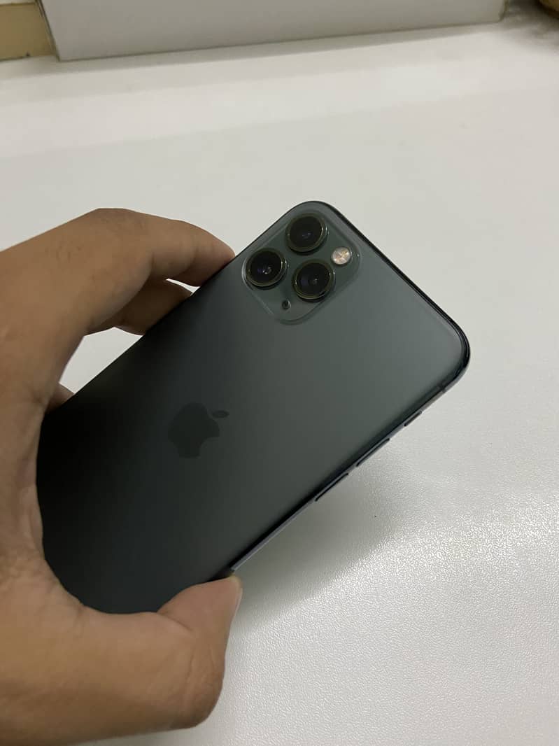 iPhone 11 Pro (64 GB) - 10/10 - PTA Approved 4