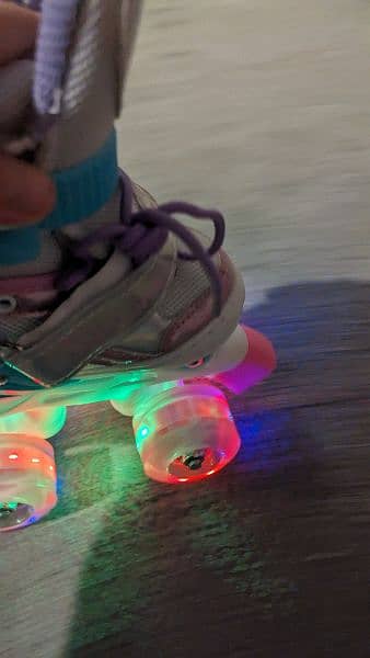 4 wheel Roller skates 4