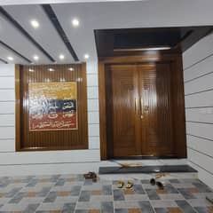 10 Marla Luxury Furnished House Is Available For Sale In Bahria Town Lahore. 0