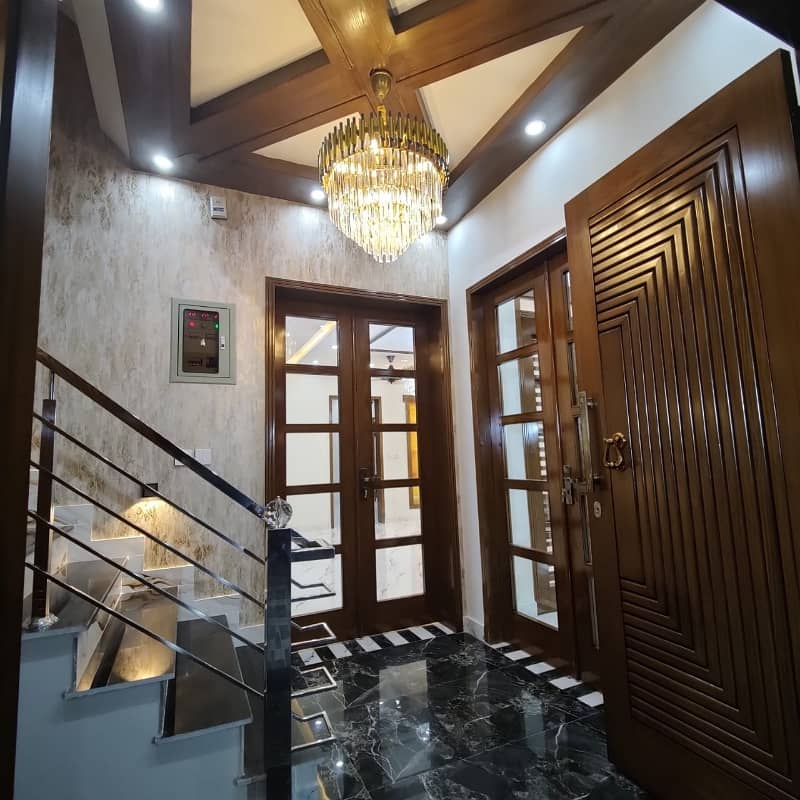 10 Marla Luxury Furnished House Is Available For Sale In Bahria Town Lahore. 33