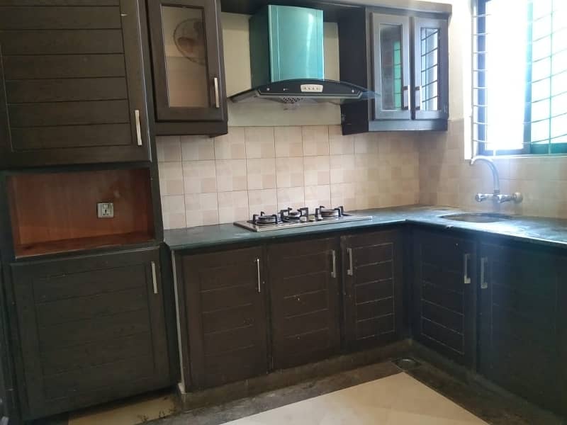 10 marla beautiful upper portion available for rent in DHA PHASE 5 3