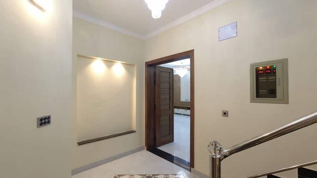 10 Marla House Available For Rent Brand New Talha Block 17