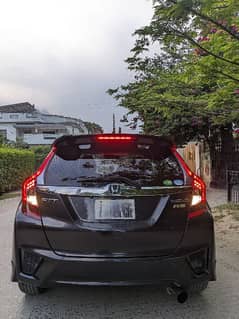 Honda Fit 2015 S Packing ( Top Package)
