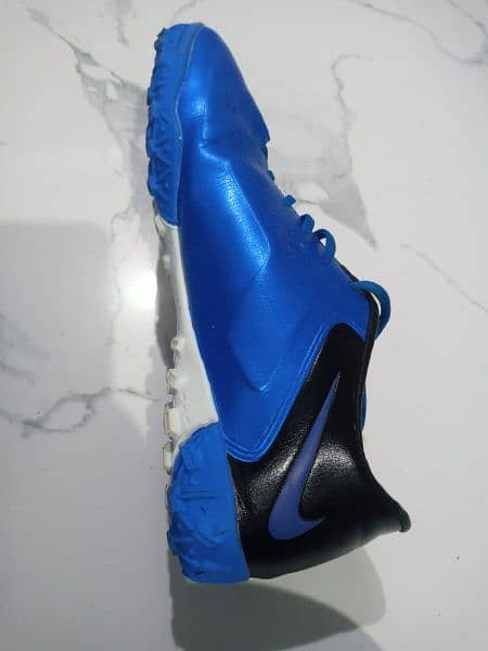 Football Shoes/ Grippers new condition 4