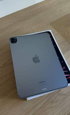 iPad pro m2 chip 2023 6th Gen 12.9 inches 256gb for sale