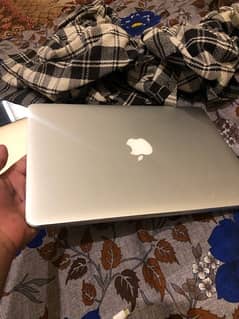 Macbook Pro Retina Display 4k core i5