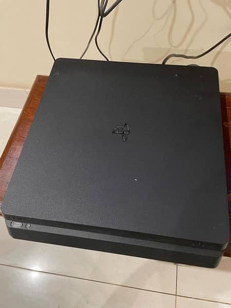 PS4 slim ,500Gb ,with 1 controller 1