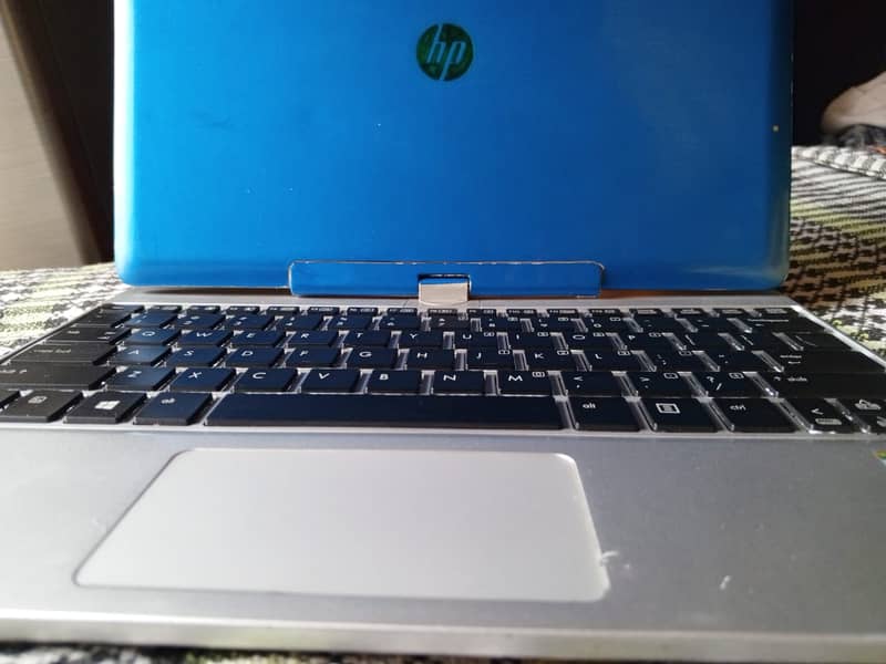 HP 810 G2 Revolve Elite Book Laptop 1