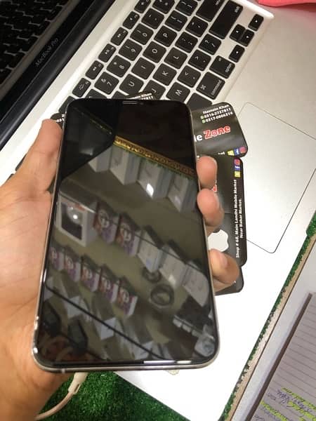 iPhone X 256GB Approved 3