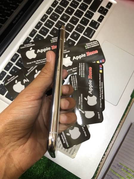 iPhone X 256GB Approved 5