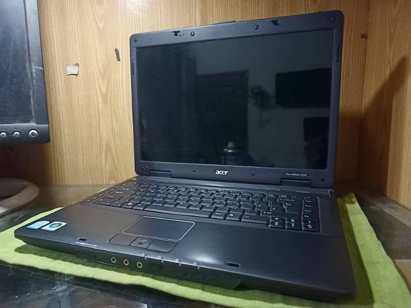 Acer travelmate Laptop Intel celeron 15.6" Display excellent condition 6
