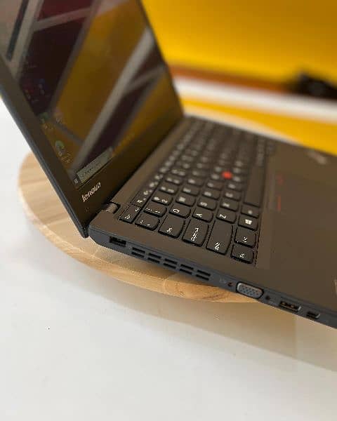 LENOVO ThinkPad X240 Intel Core i5 4th Gen/4GB Ram /500 GB HDD/Win 10 2
