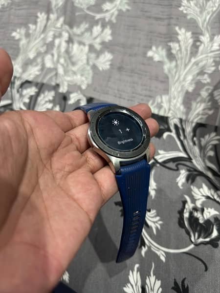 Samsung Galaxy watch SM-R800 0