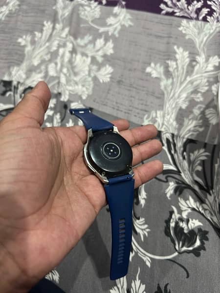 Samsung Galaxy watch SM-R800 2