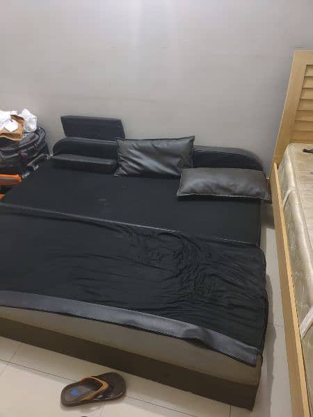 Sofa Cumbed (King Size Bed), Selling Urgent 1