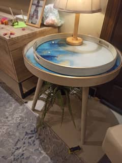 Original Interwood - White Center Table and Dish - One Themed 0