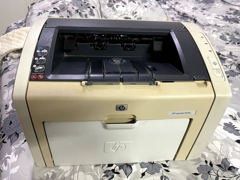 HP Laser Jet 1022n 0