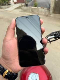 iPhone 11  non PTA  4 month sin working
