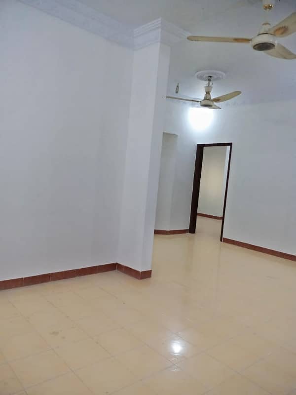 1200 Sq Ft 1 St Floor West Open Corner Flat Available For Sale In Karachi Administration Society Block 8 (Society Transfer) 3