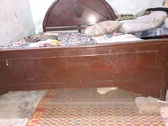 medium size bed for sale saf ha bilkul bas polish karwana para ga