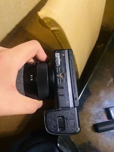 Sony a6400 Body 9/10 Condition For Sale 4