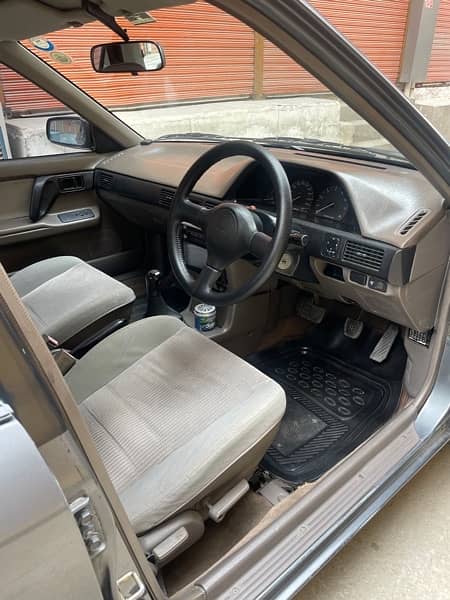 Mazda 323 1993 6