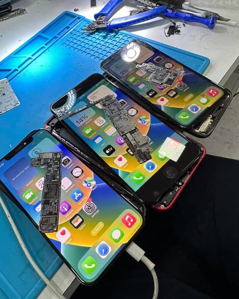 SmartFix iPhone Repairing Lab - Laptop Notebook Repairing 4