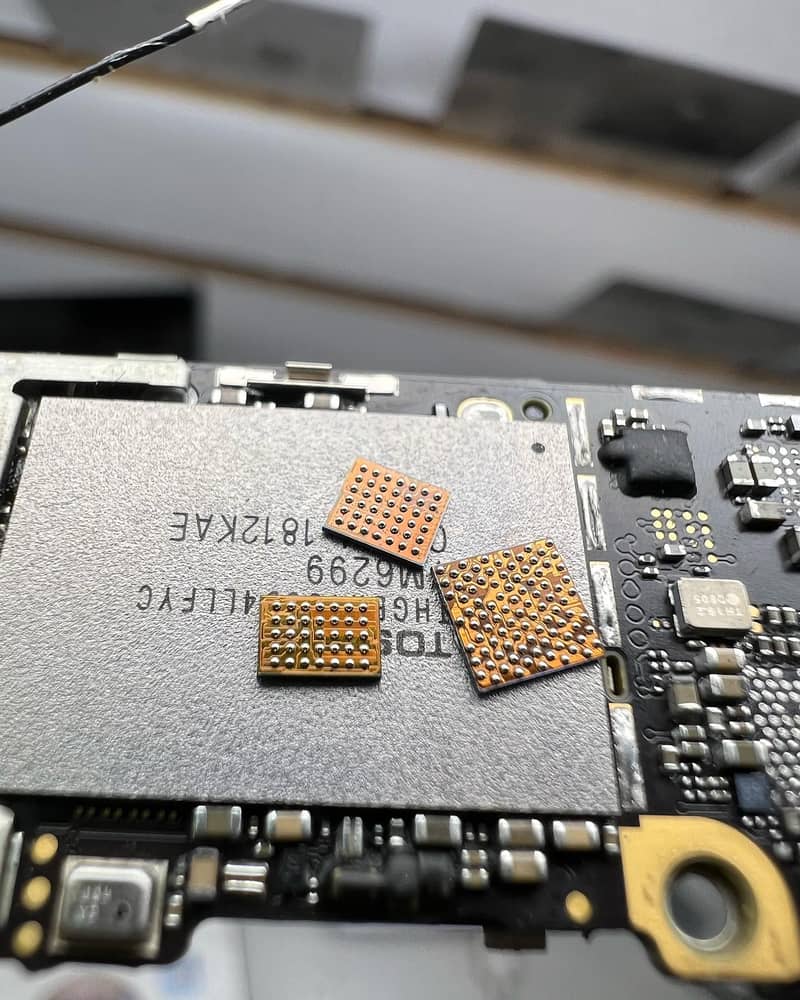 SmartFix iPhone Repairing Lab - Laptop Notebook Repairing 10