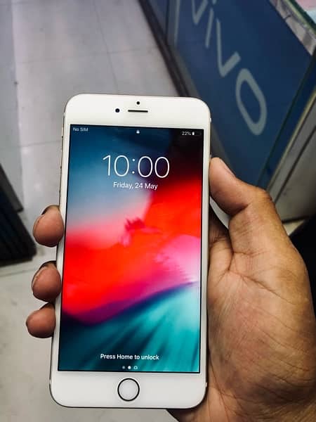 iphone 6plus sealed and cleanest mobile 1