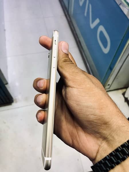 iphone 6plus sealed and cleanest mobile 5