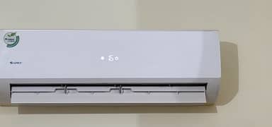 1.5 Ton Gree non inverter Ac for sale best condition