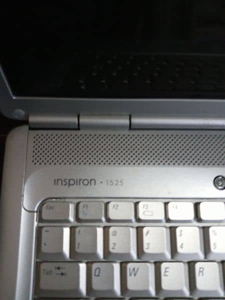 Dell Insperion 1525 laptop 3
