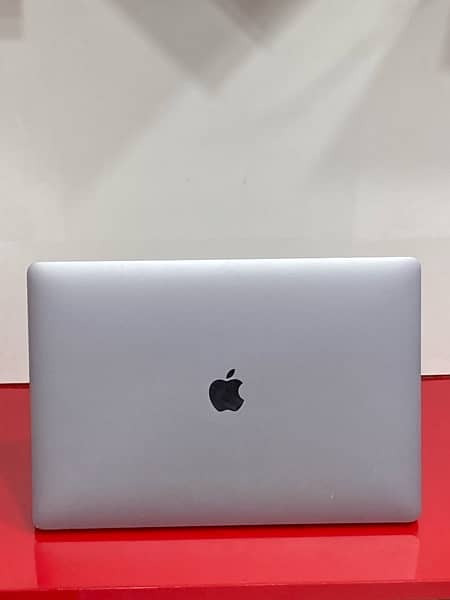 MacBook Pro 2019 16 inch 3