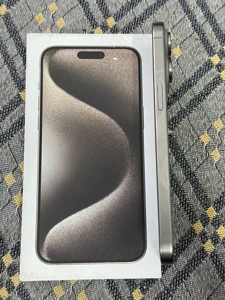 iPhone 15 Pro Max 256 GB Natural Titanium Non PTA 3