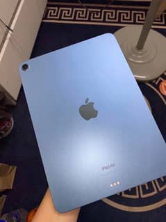 iPad Air 5 64gb with Box