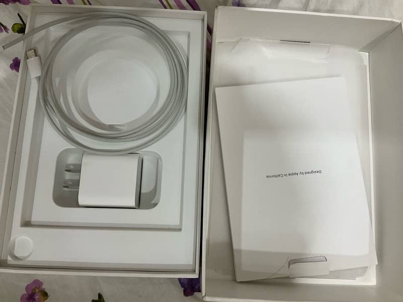 iPad mini 6 ( three months left warranty ) brand new come from USA 8