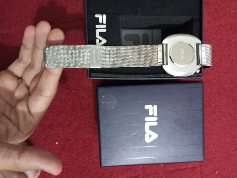 This is a New Condition Of Fila Watch. And Just For One Month Use. 3
