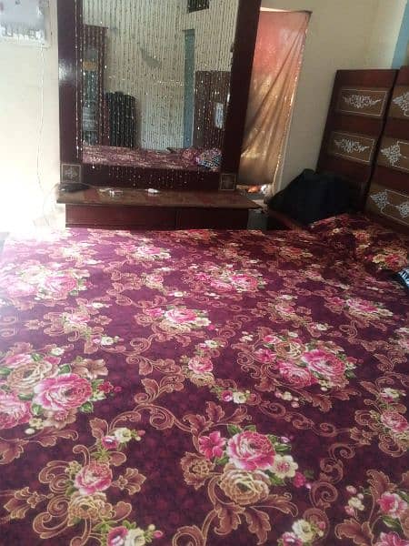 Bed with side tables(without mattress),dressing,brtno wali almari 5