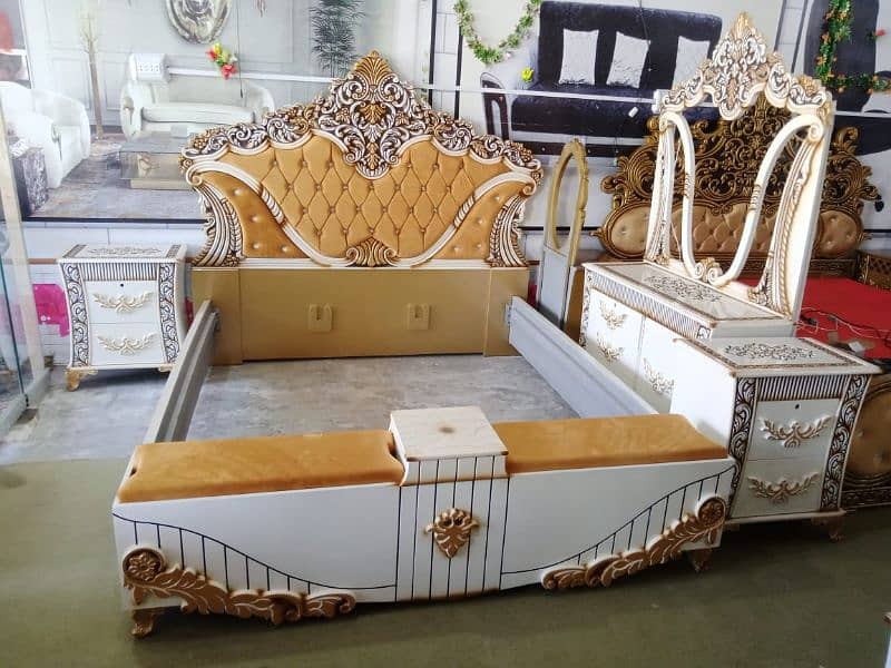 Brand new bed set available howl sell price. . 1