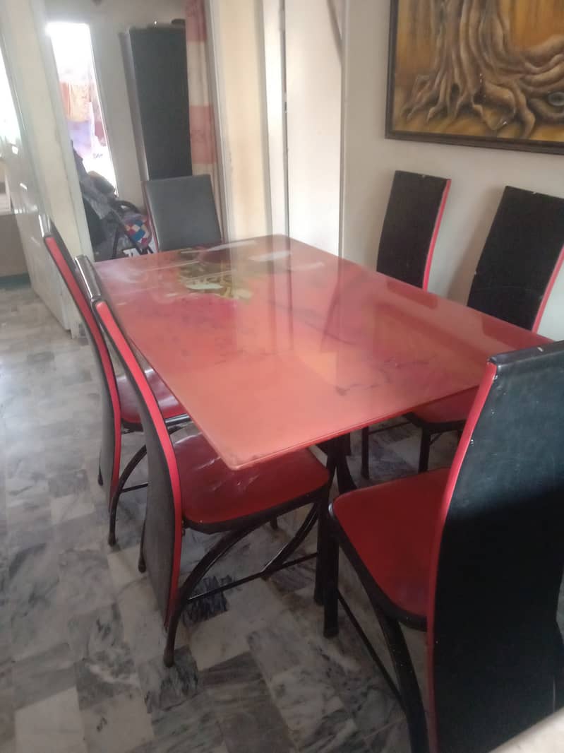 Urgent sale 6 seater dinning table 2