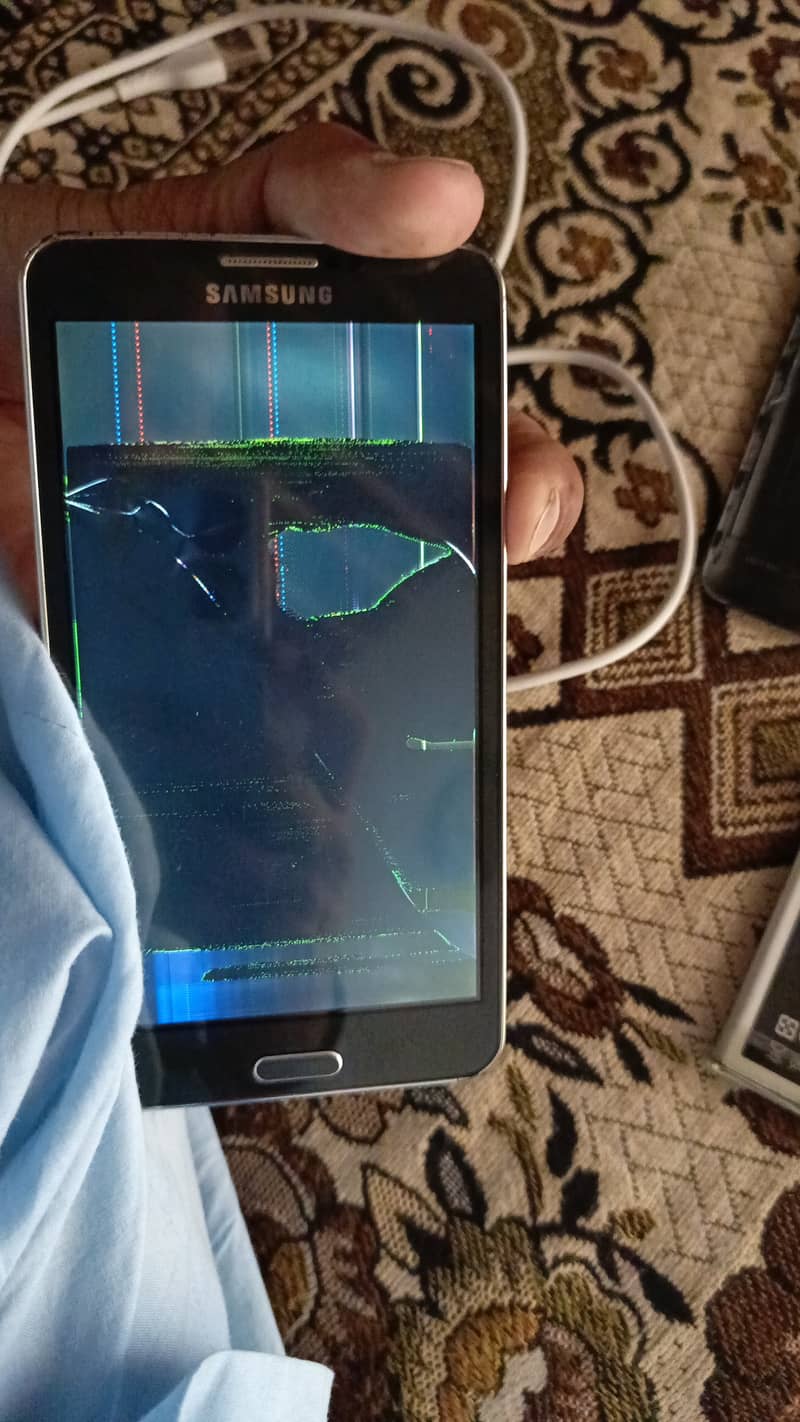Samsung note 3. SM-N9096 panel cracked 3