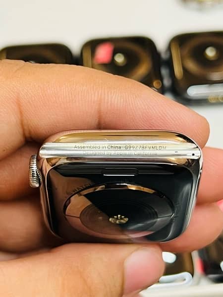 Apple Watch Series 5 Stainless Steel 4