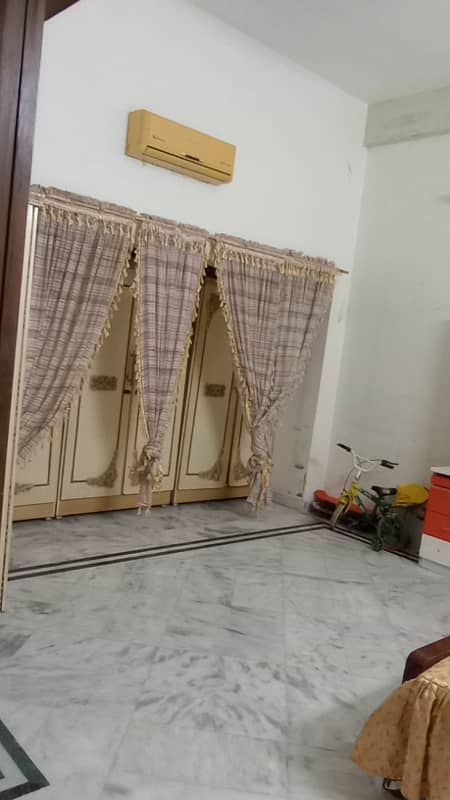PECHS area's 600 yard Bungalow on Rent Commercial perpose 2