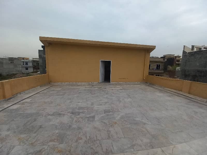 6 Marla Beautiful One And Half Storey House For Sale With All Facilities 17