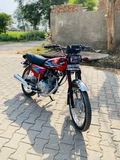 Honda 125 All ok Condition 10 / 10 phone no  03254435854 only WhatsApp