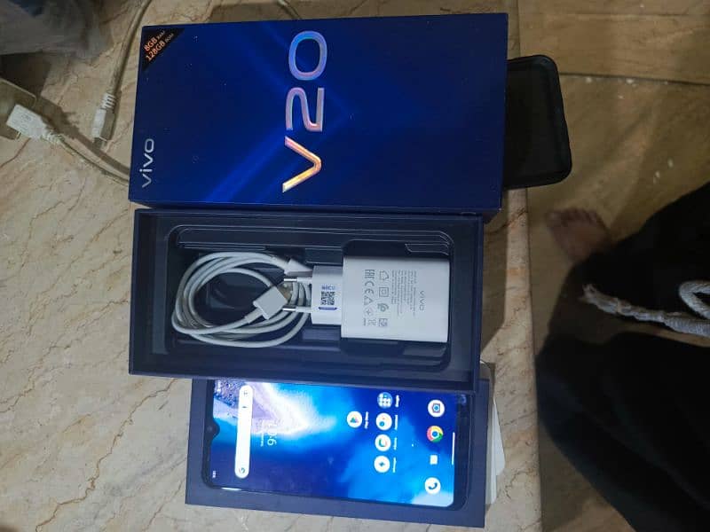 VIVO V20 8/128 with box 6