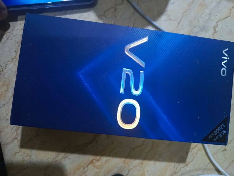 VIVO V20 8/128 with box 8