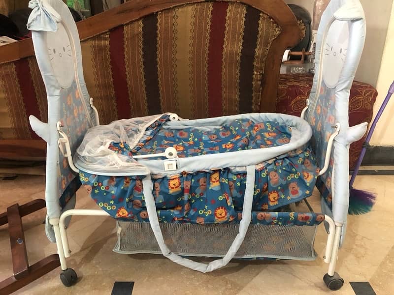 imported baby cot 3